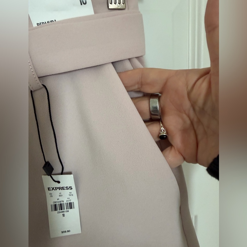 NWT Express High Rise Pleated Dress Shorts w/ Belt blush pink size 10 - Picture 8 of 16